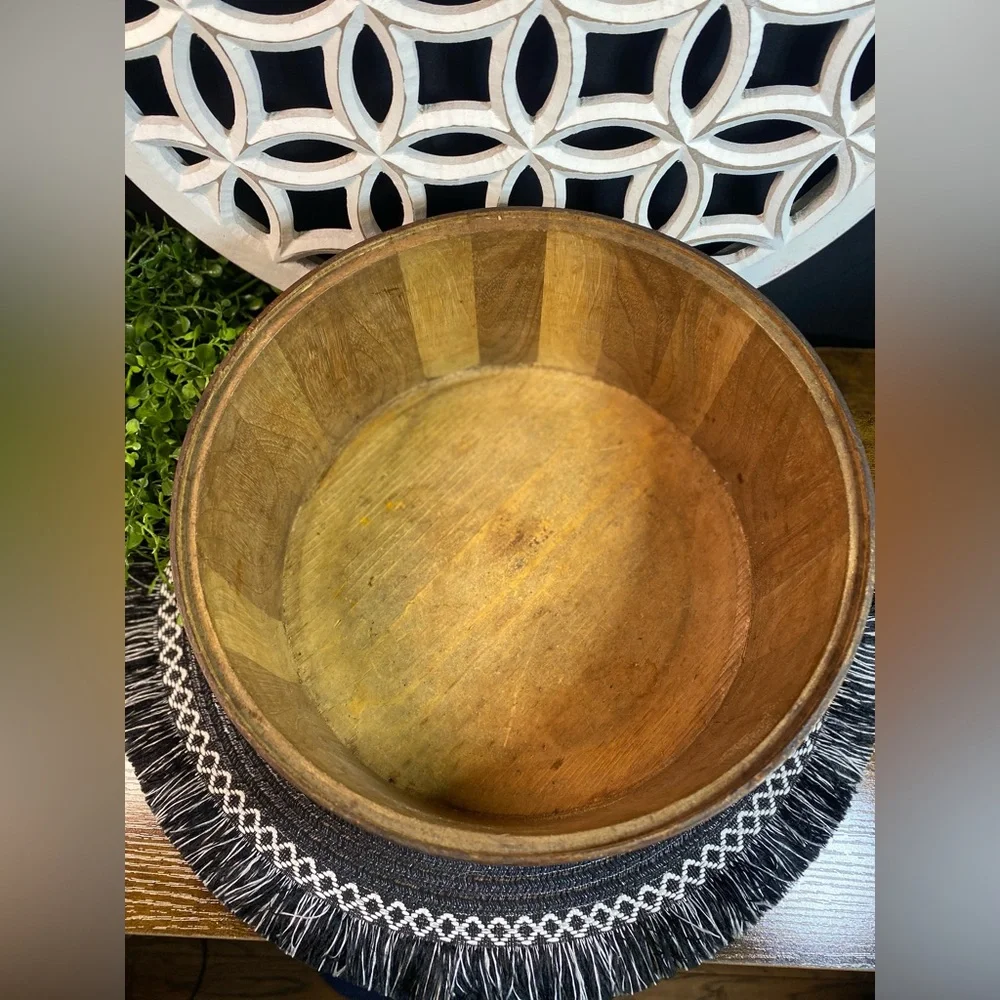 Vintage Round Lidded Wood Box‎